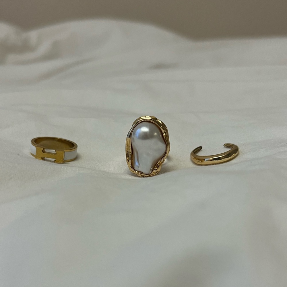 Gold ring set